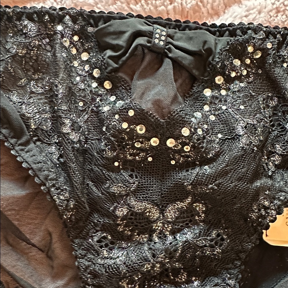 Victoria’s Secret L panty bundle NWT - Picture 9 of 13